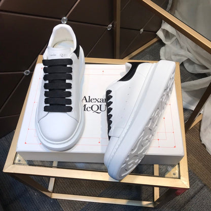 ALEXANDER MCQUEEN BIANCHE E NERE CON LACCI NERI